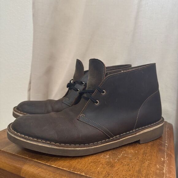 UNWORN Clarks Chukka Boots Mens 9.5 Brown Tussock Lace Up Casual Comfort Leather - Picture 2 of 14